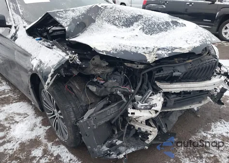 2019 BMW 530I xDrive z USA, uszkodzony, nr VIN WBAJA7C55KWW06103